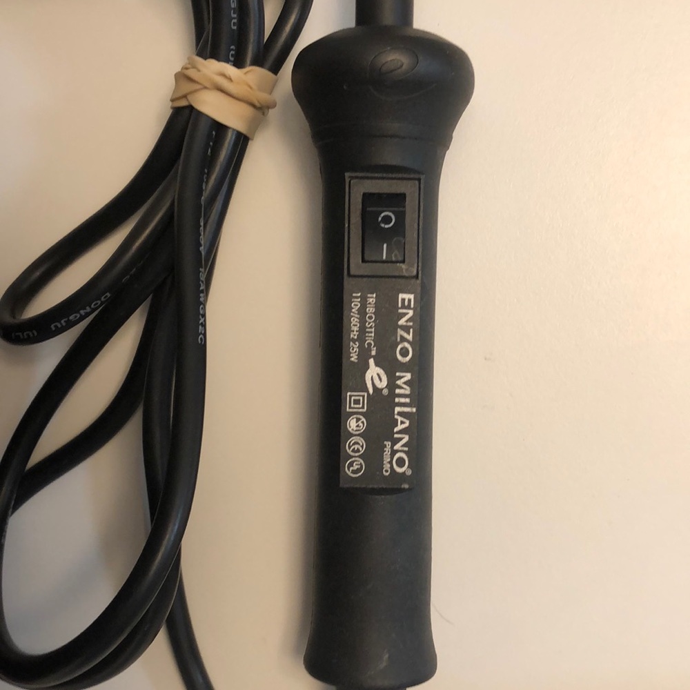 ENZO MILANO 13mm Round Curling Iron Black